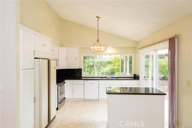 3615 Fenn St - Photo 3 of 8