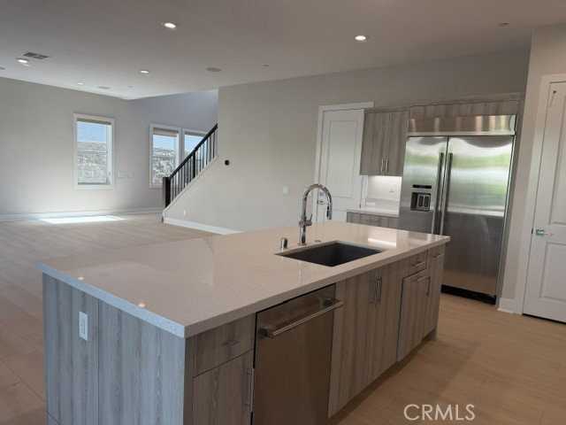 130 Sierra Madre - Photo 3 of 8