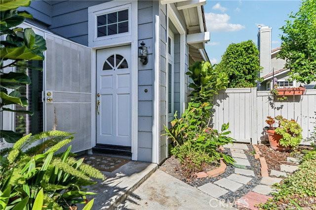 13595 Banyon Rd - Photo 2 of 7