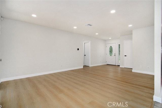 6162 Peterson Ave - Photo 3 of 8