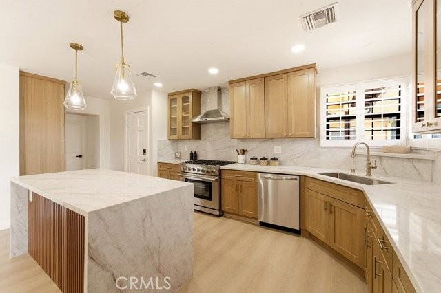 6313 Melvin Ave - Photo 5 of 8