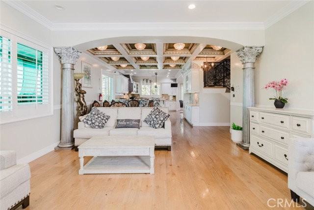 3057 N Naomi St - Photo 2 of 8