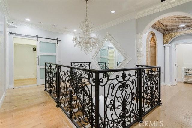 3057 N Naomi St - Photo 6 of 8