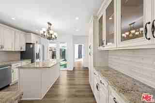 426 S La Peer Dr - Photo 3 of 8