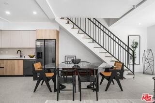 1016 N Martel Ave - Photo 5 of 8