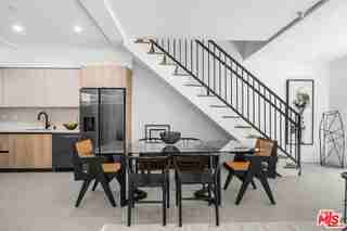 1016 N Martel Ave - Photo 6 of 8