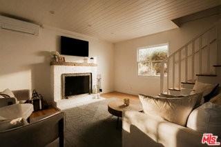 2041 N Alta Vista Ave - Photo 3 of 7