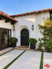 439 N La Jolla Ave - Photo 4 of 8