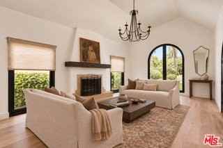 439 N La Jolla Ave - Photo 5 of 8