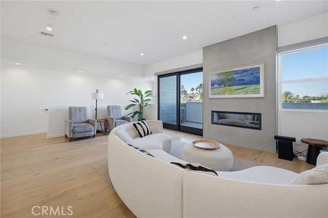 613 Aviation Way - Photo 6 of 8
