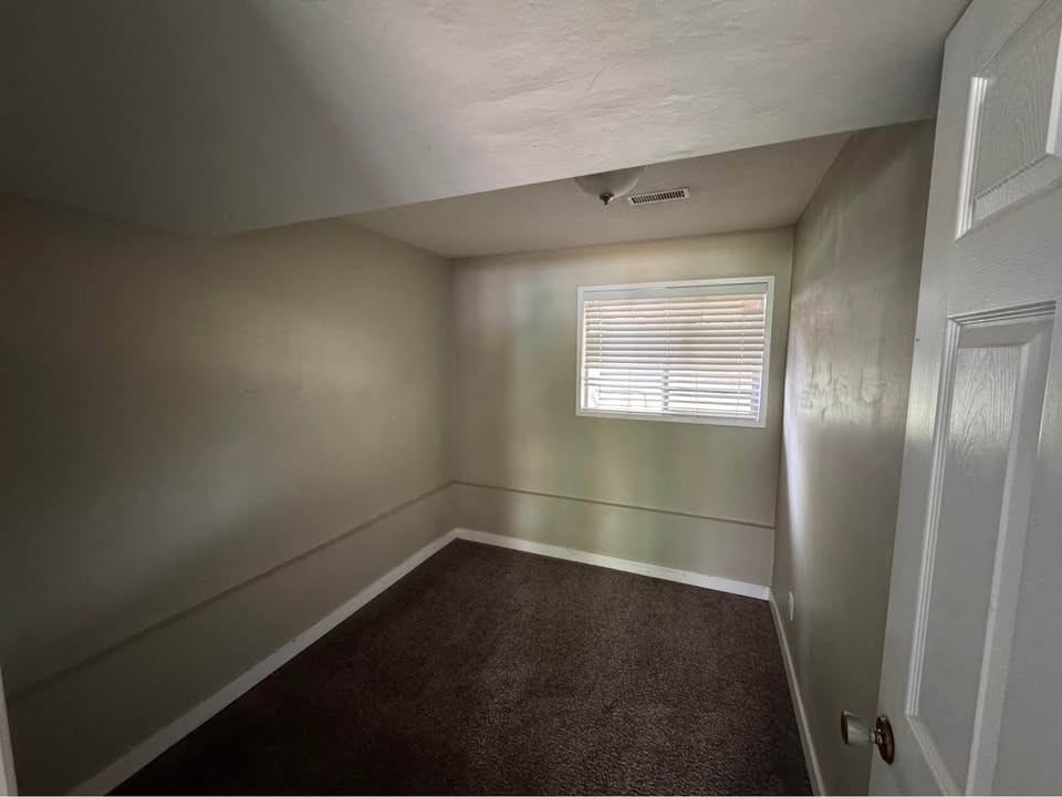 20110 53A Avenue - Photo 3 of 5