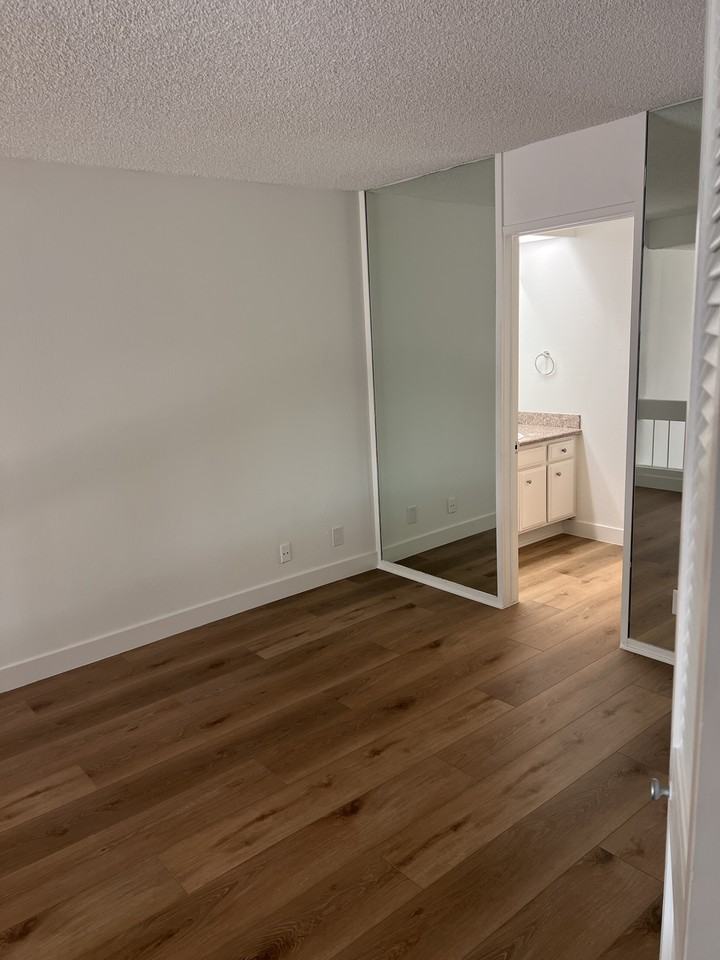 727 Westbourne Drive #213 - Photo 3 of 16