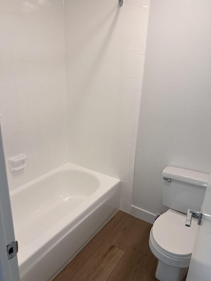 727 Westbourne Drive #213 - Photo 6 of 16
