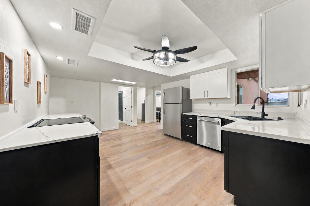 W Kaler Dr - Photo 2 of 29