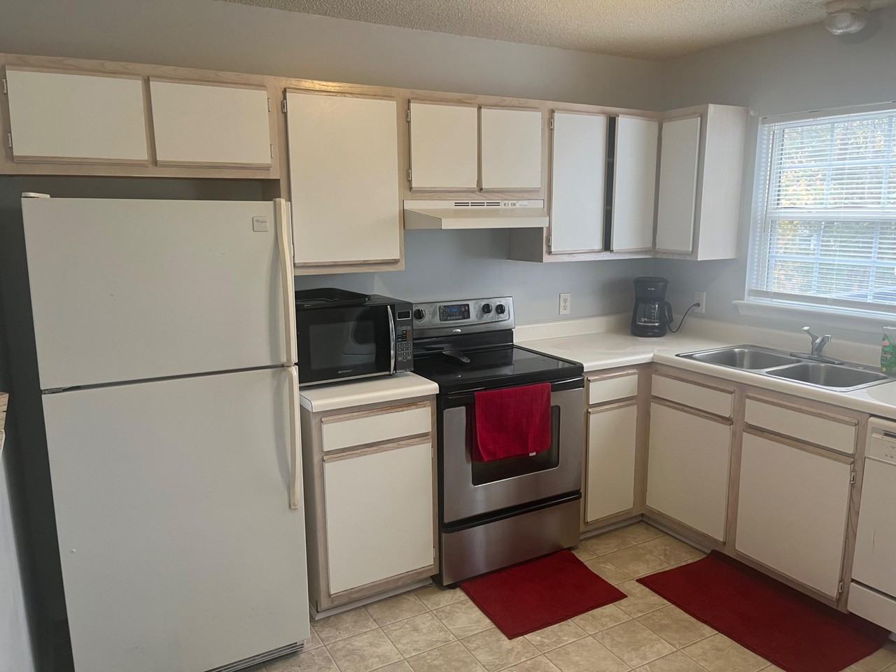 Meadowbrook Ln - Photo 3 of 14
