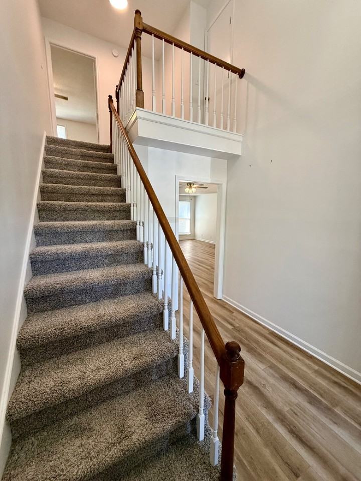 1316 Sun Valley Rd - Photo 3 of 36