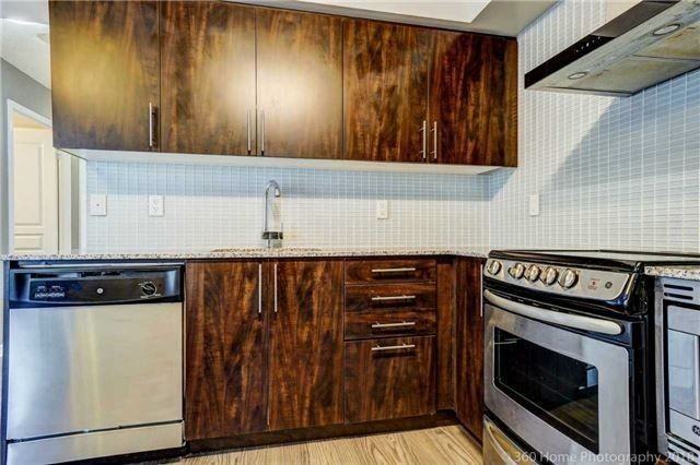 352 Front Street West - Photo 3 of 21