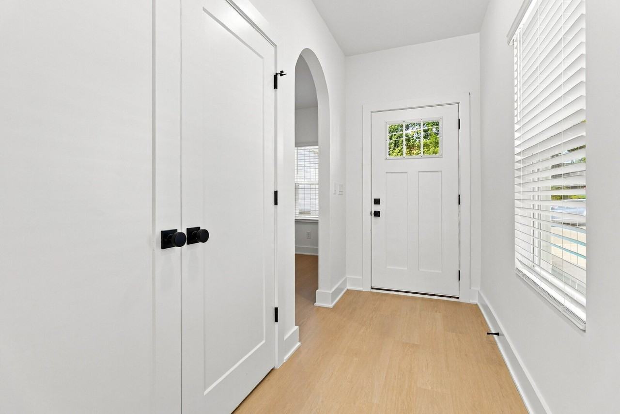 242 Institute St - Photo 4 of 30