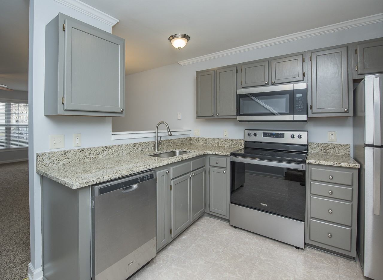 8 Cheltenham Dr - Photo 3 of 21