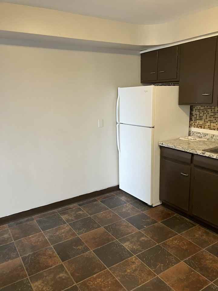210 Polk St #2 - Photo 3 of 7