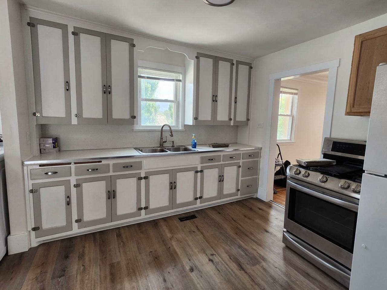 811 Ridge Ave - Photo 3 of 19