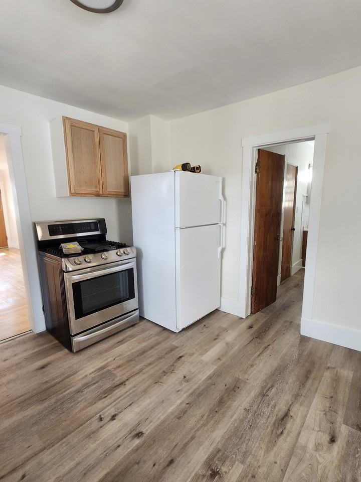 811 Ridge Ave - Photo 4 of 19