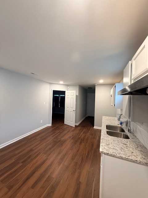8128 Rugby Ave - Photo 4 of 11
