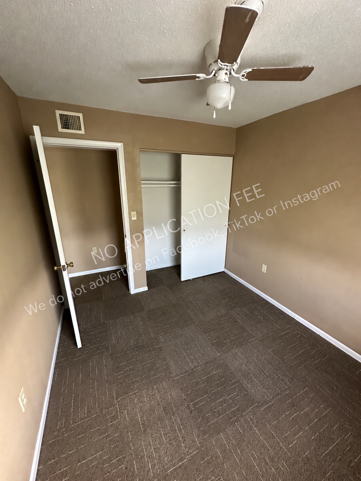 1530 W 14th St - Photo 5 of 8