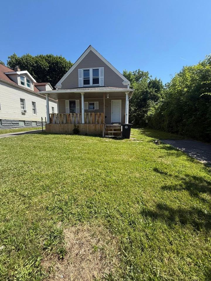 9800 Kennedy Ave - Photo 2 of 23