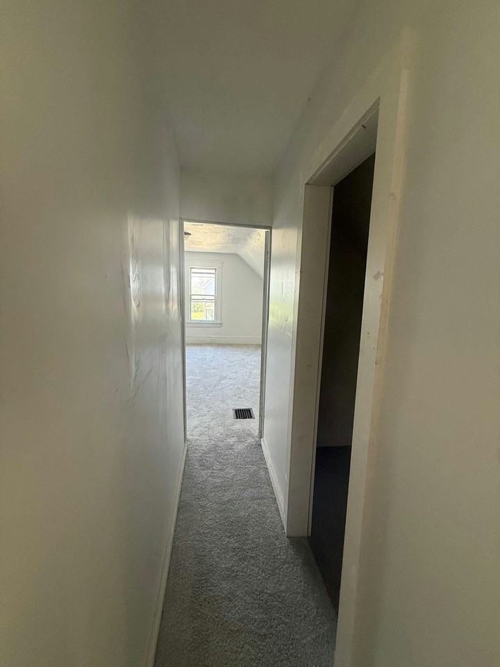 9800 Kennedy Ave - Photo 4 of 23