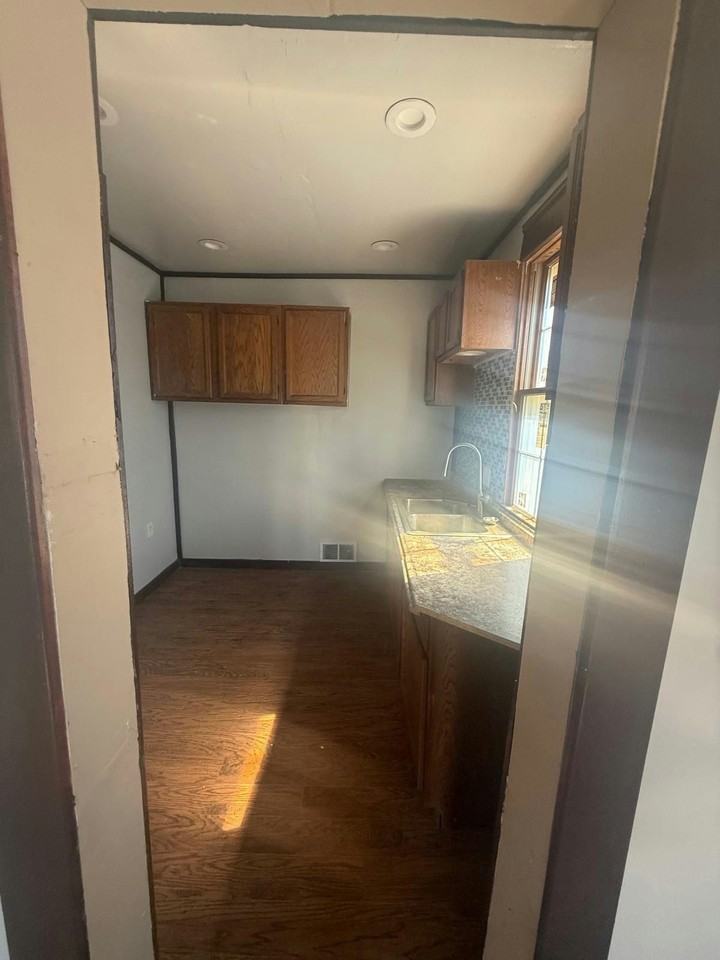 9800 Kennedy Ave - Photo 6 of 23