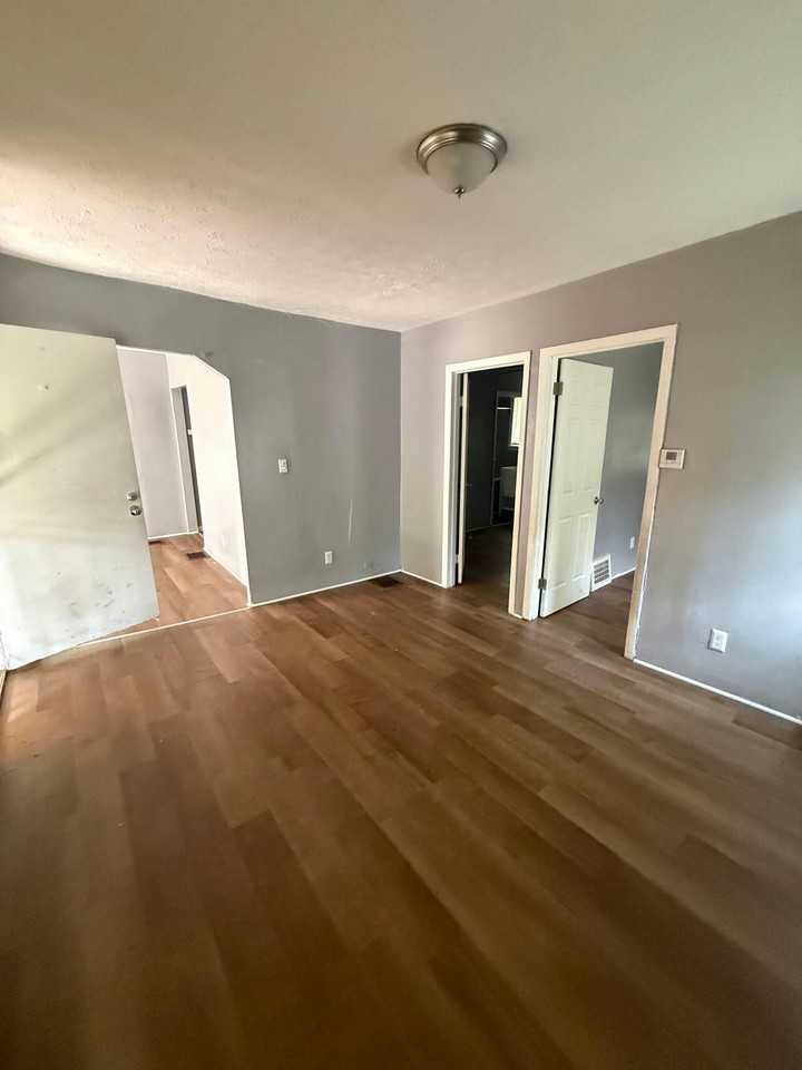 567 E 128th St #2 - Photo 4 of 16