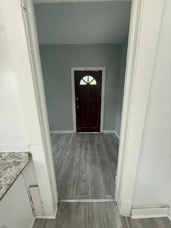 720 E 126th St - Photo 4 of 24