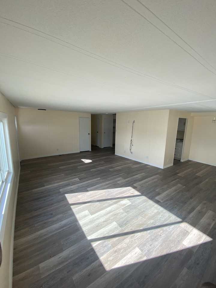 3233 Illinois Ave - Photo 6 of 14