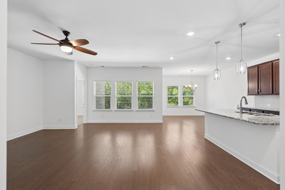 366 Triple Crown Cir - Photo 2 of 30