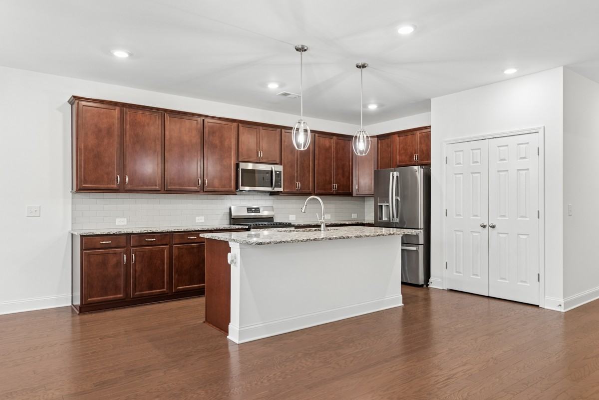 366 Triple Crown Cir - Photo 3 of 30