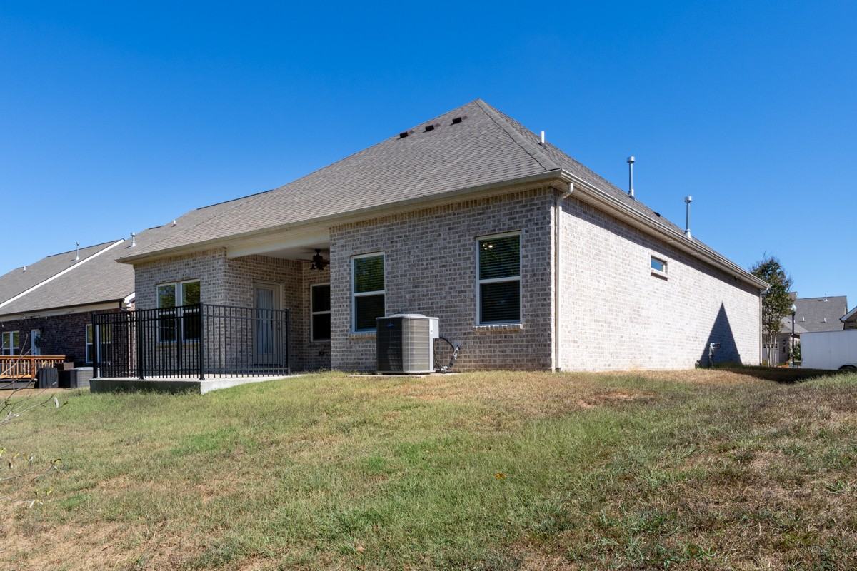 366 Triple Crown Cir - Photo 5 of 30