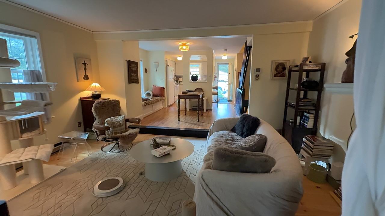 126 Partridge Hl - Photo 7 of 18