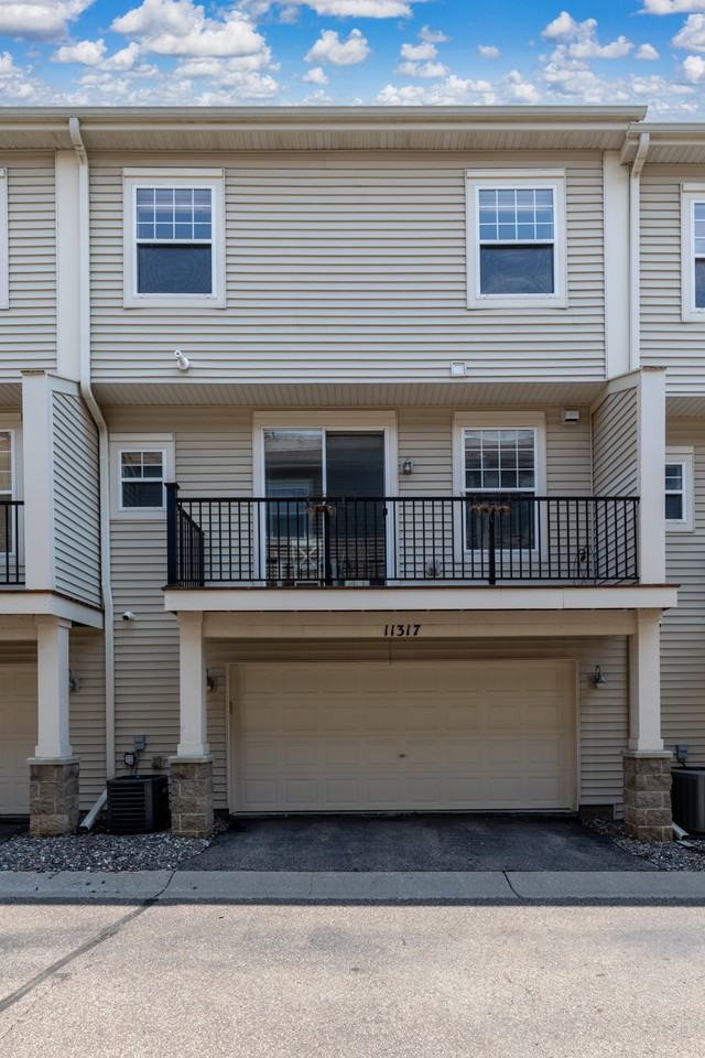 11317 Stratton Ave - Photo 3 of 22