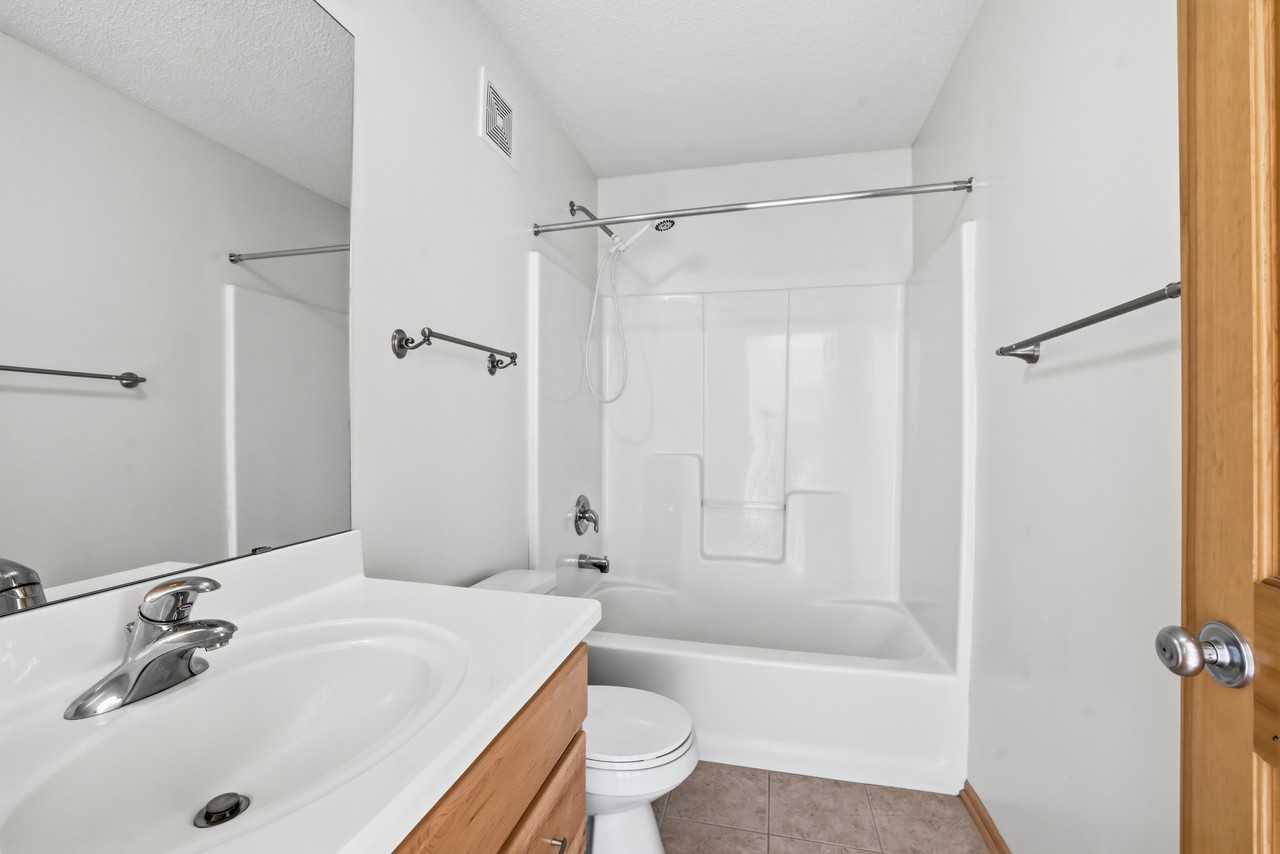 11317 Stratton Ave - Photo 4 of 22