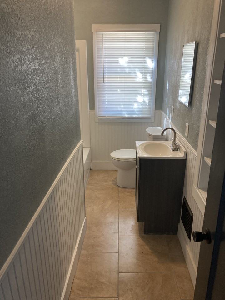 373 Park Ave W #1 - Photo 4 of 7