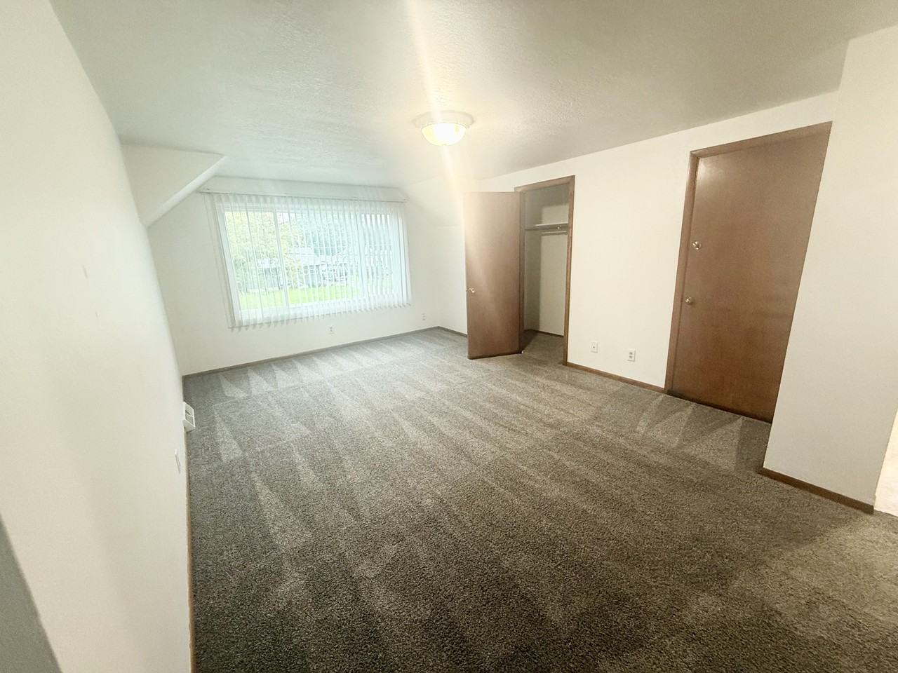 4535 40th Ave - Photo 2 of 9