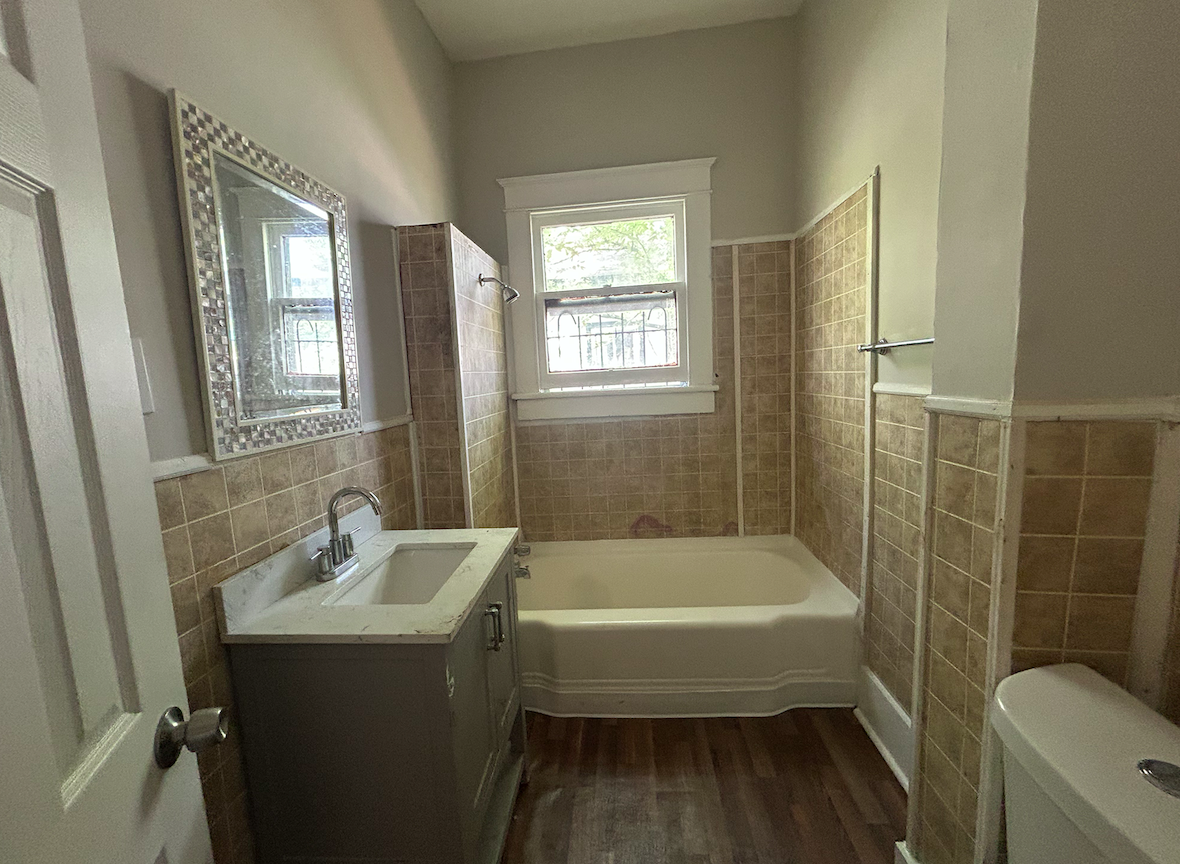 1707 Avenue I - Photo 4 of 6