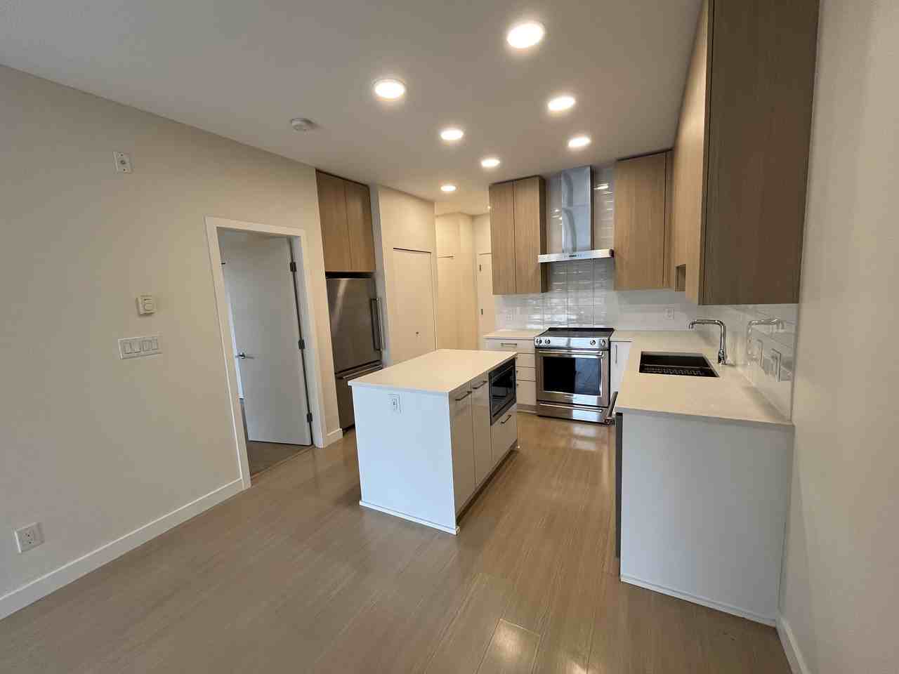5460 Broadway #419 - Photo 6 of 14