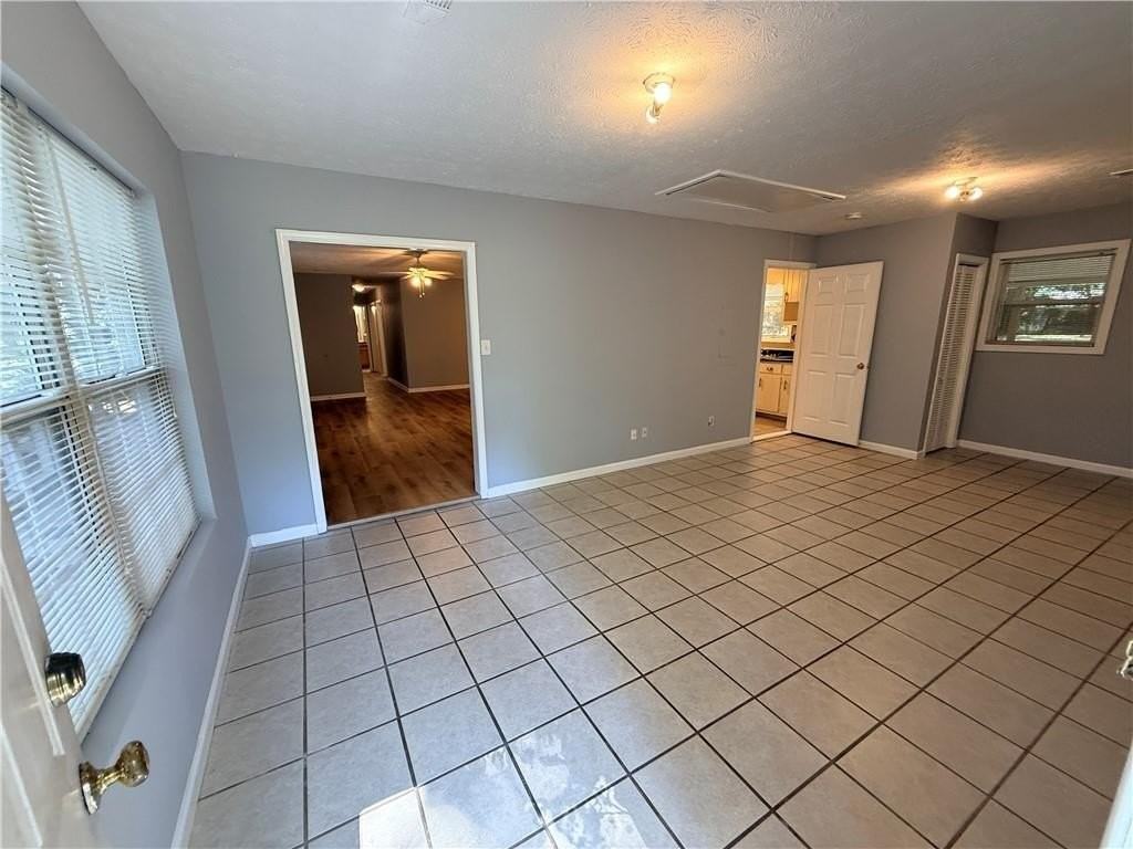 4217 Brownsville Rd - Photo 7 of 30