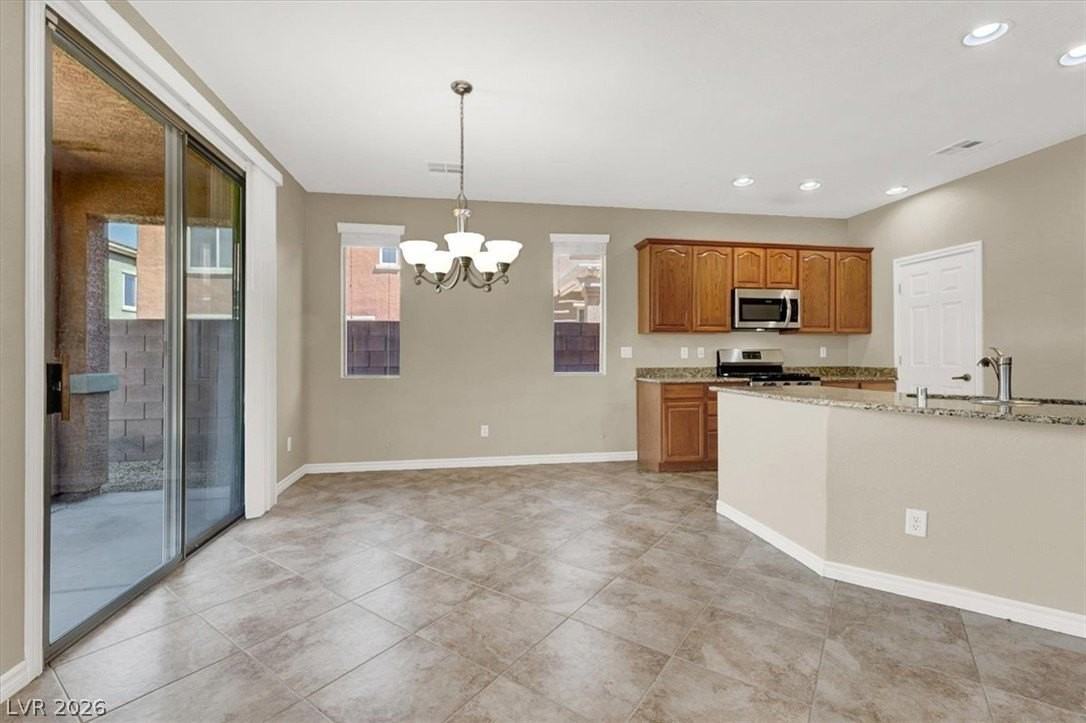 732 Rustic Desert Pl - Photo 5 of 32