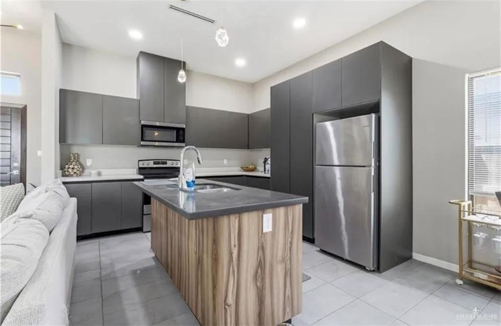 2615 Garman St - Photo 4 of 12