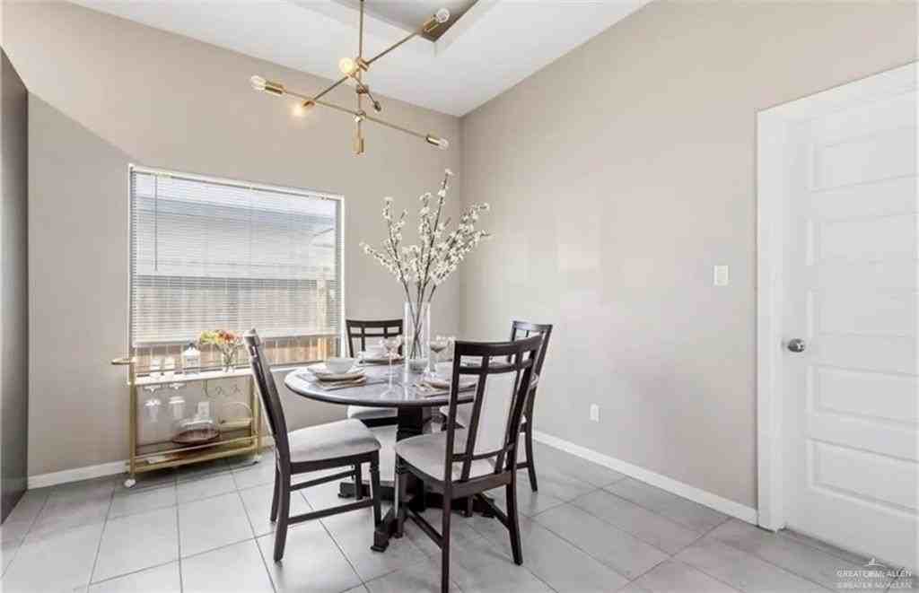 2615 Garman St - Photo 6 of 12