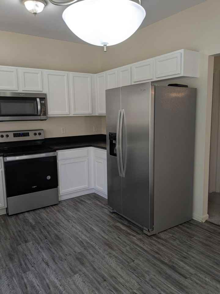 43121 Providence Ln - Photo 2 of 9