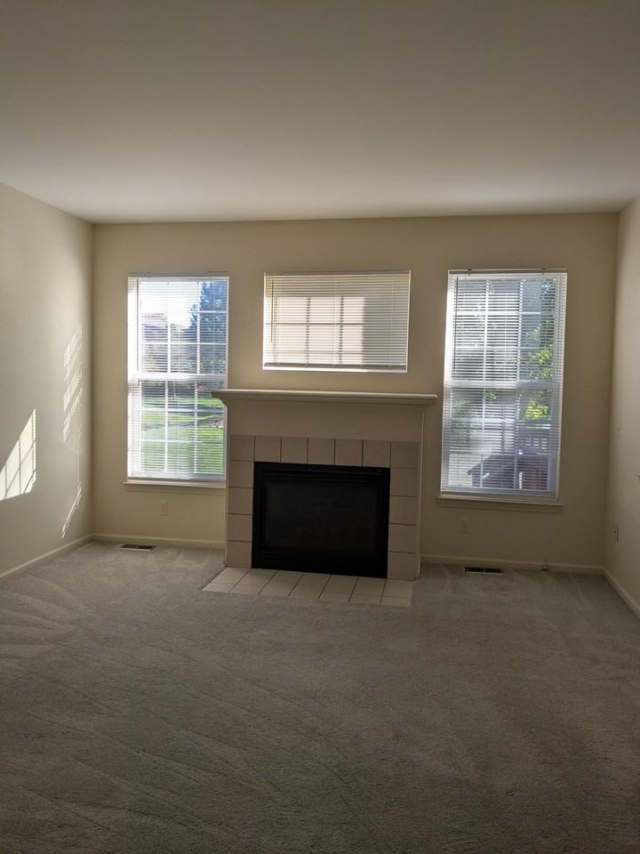 43121 Providence Ln - Photo 3 of 9